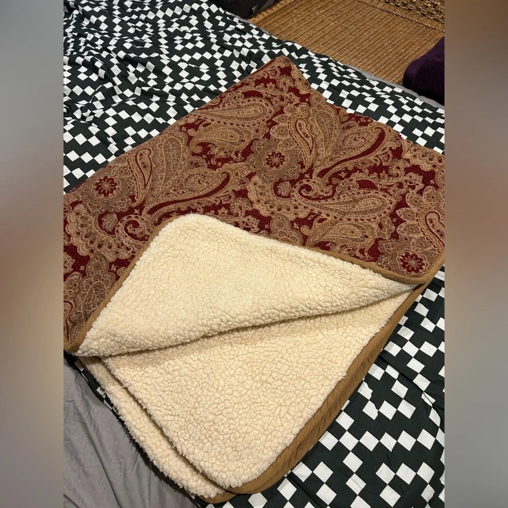 🐶Kirkland Paisley pet bed / crate mat or floor cushion Blanket